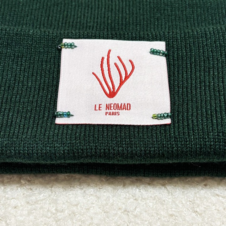 Bonnet avec patch logo brodé